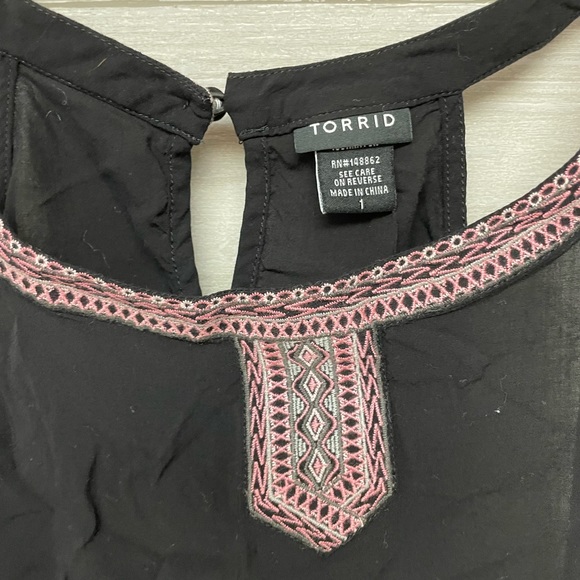 | Torrid | tank top. Size 1. - Picture 2 of 3